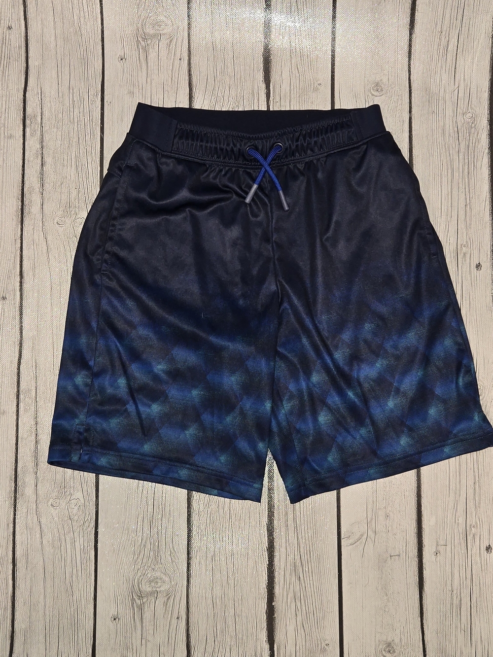 NWOT all in motion Blue/Navy Gradient Active Shorts Boys M